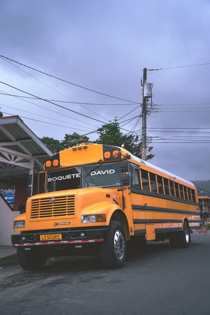 vervoer in Panama, bus panama, bus boquete david, oude schoolbus panama, openbaar vervoer panama