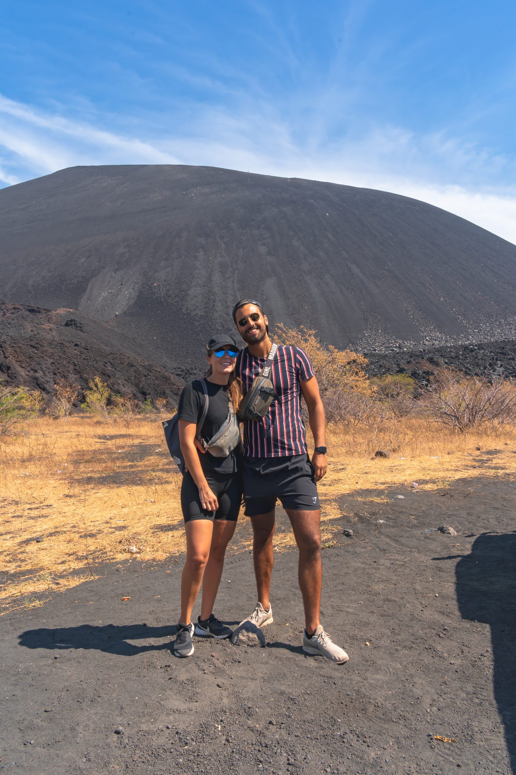 cerro negro tour nicaragua, volcano boarding nicaragua, vulkaan glijden nicaragua, cerro negro leon