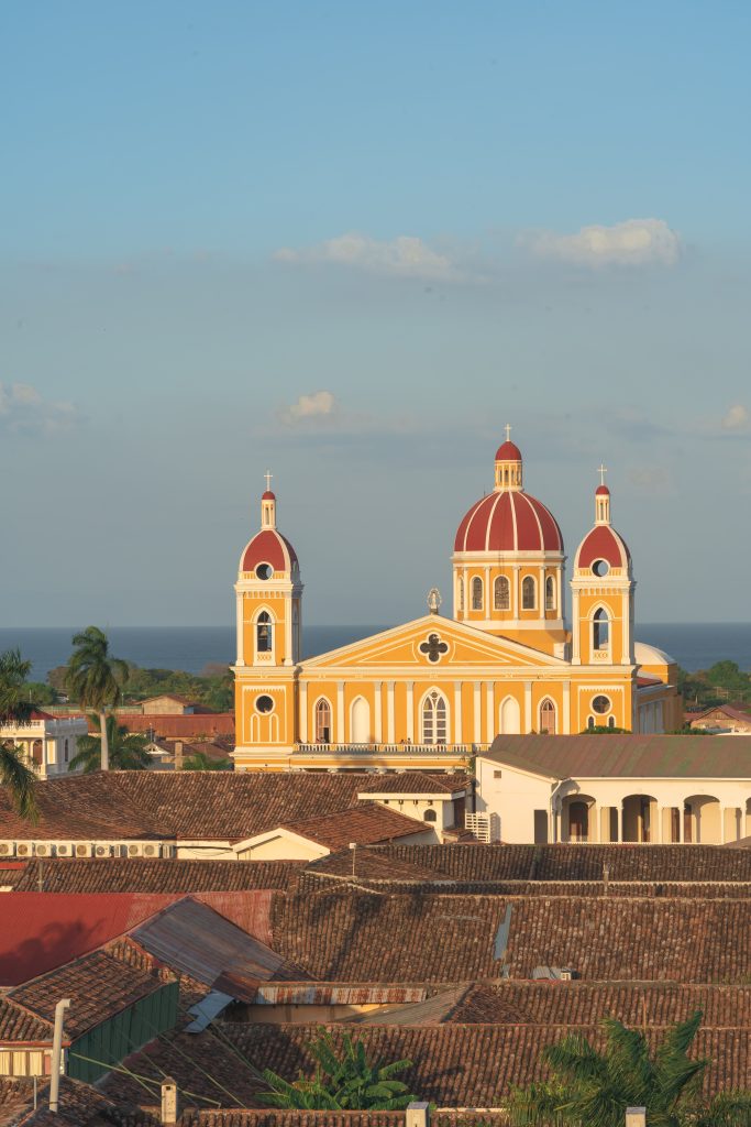 granada, granada nicaragua, koloniale stad nicaragua, kathedraal granada