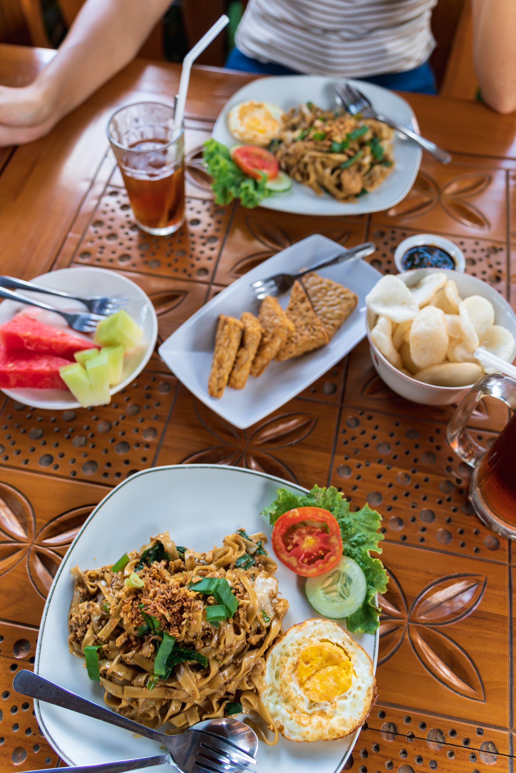 indonesisch eten, eten indonesie, eten java, kwetiaw goreng, tempe goreng, krupuk, indonesische gerechten