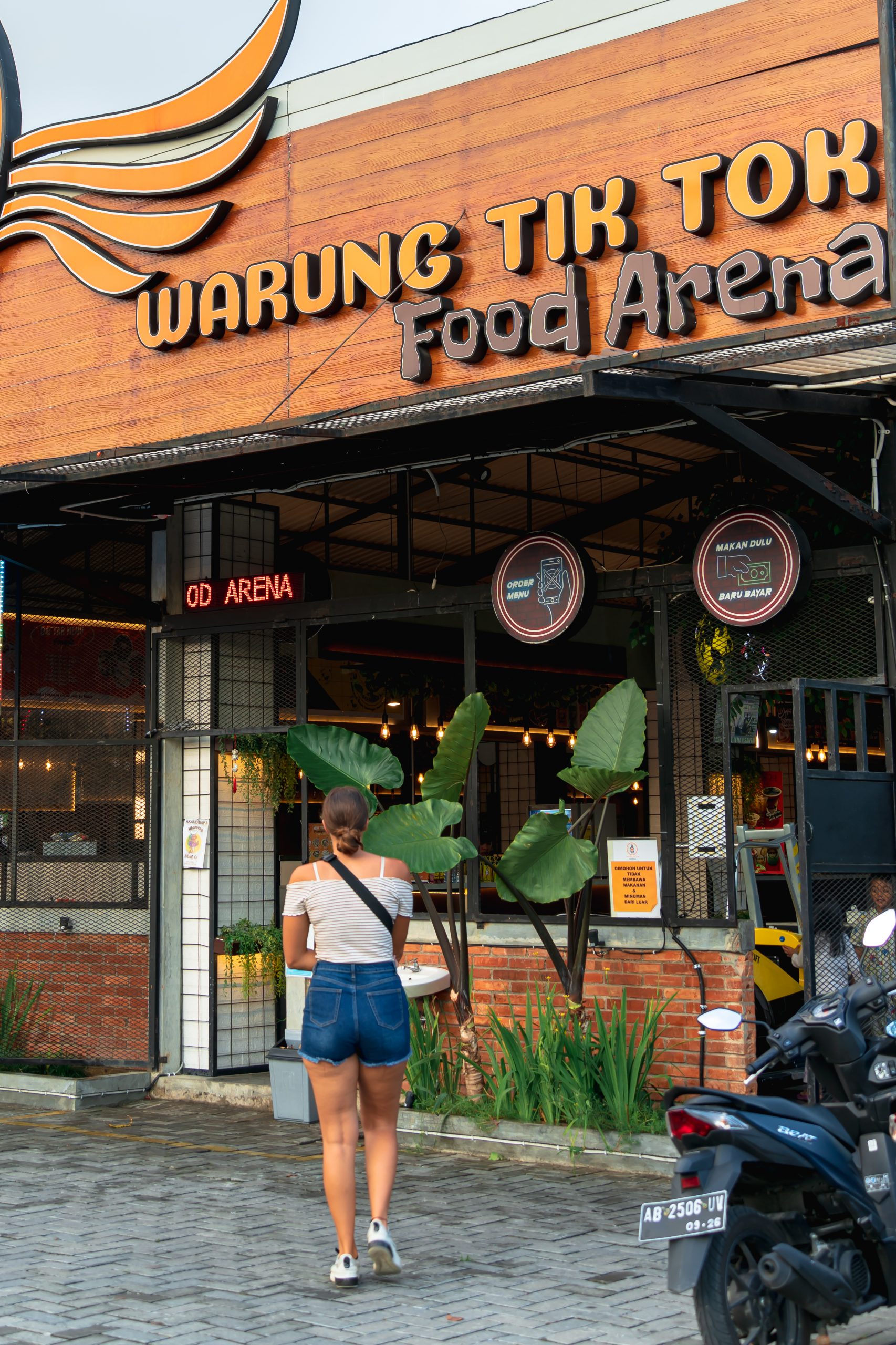 warung tiktok, food arena yogyakarta, food court, warung java