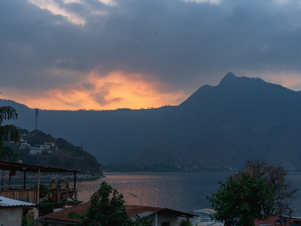 zonsondergang lake atitlan, lake atitlan guatemala, zonsondergang guatemala, omgeving lake atitlan, tips guatemala