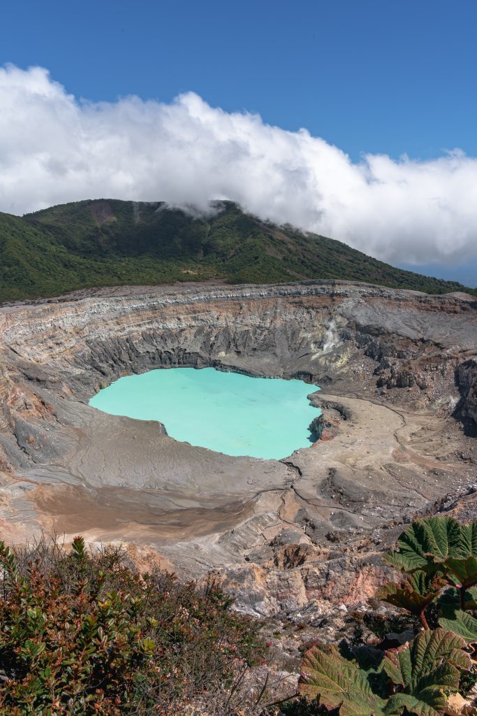 nationaal park poas vulkaan, poas vulkaan bezoeken, kratermeer poas vulkaan, krater poas vulkaan, mooiste vulkaan van costa rica