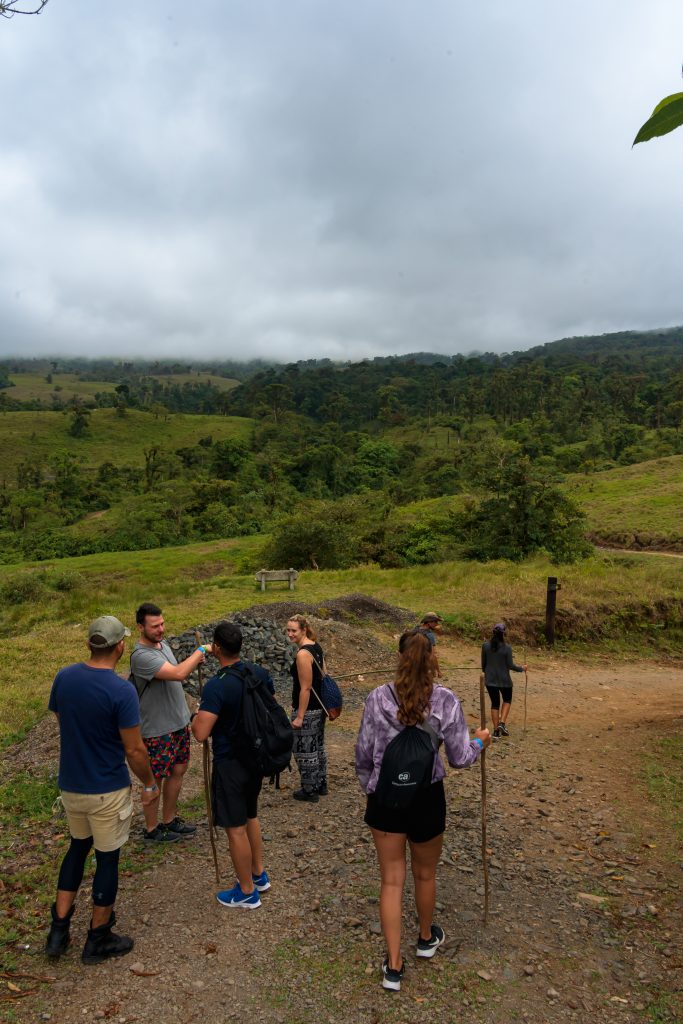 Tour naar blue falls, bajos del toro, costa rica, hiken costa rica, mooist hike costa rica, watervallen hike costa rica