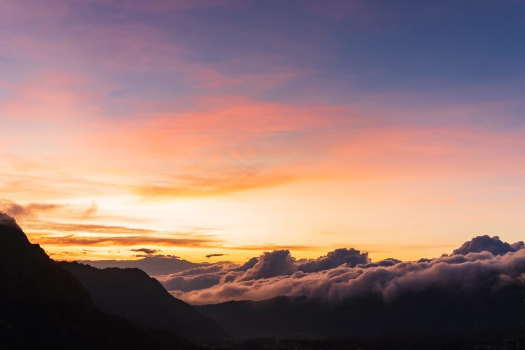 zonsopkomst java, zonsopkomst bromo, sunrise bromo, mooie lucht java, reizen java, backpacken java