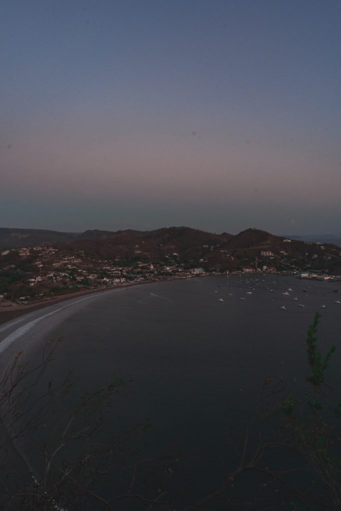 baai san juan del sur, bay san juan del sur, strand san juan del sur, zonsondergang san juan del sur, uitzichtpunt san juan del sur