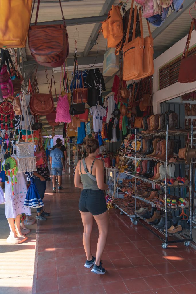 mercado viejo, oude markt, masaya markt, souveniers nicaragua, lokale markt nicaragua, shoppen nicaragua