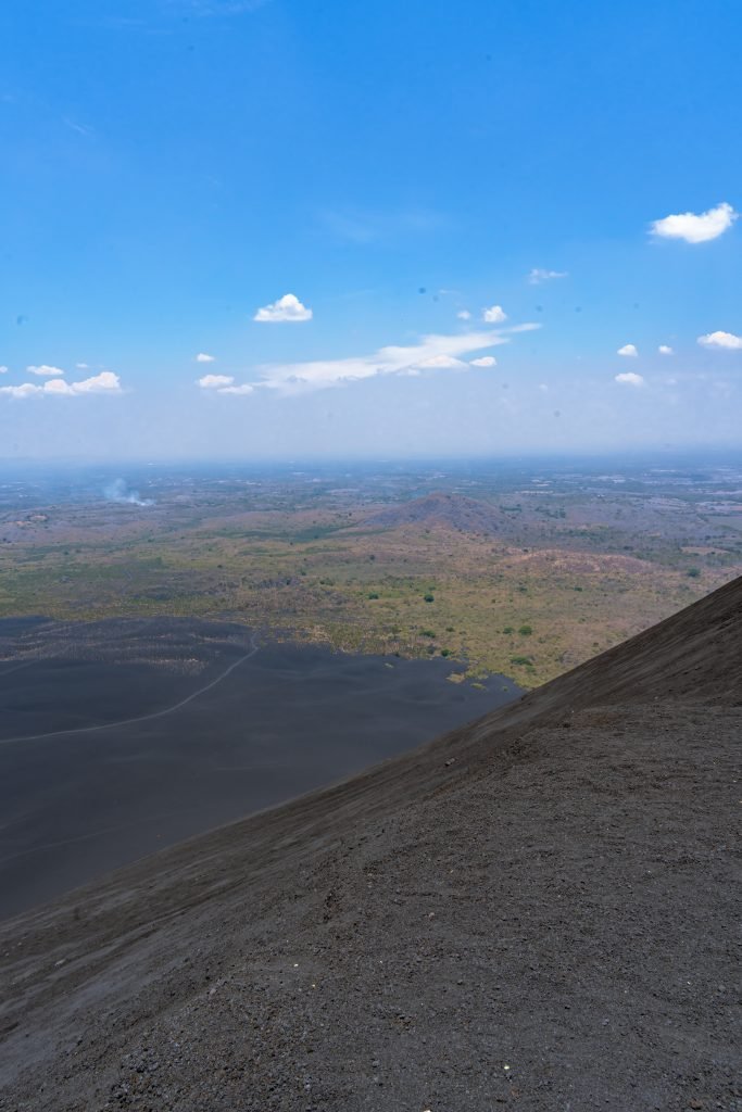 uitzicht vanaf cerro negro, vulkaan uitzicht, vulkaan beklimmen, reizen nicaragua, landschap nicaragua