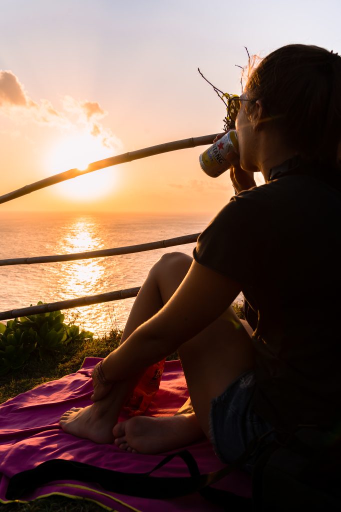 sunset point uluwatu, zonsondergang uluwatu, what to do in uluwatu, best sunsets bali