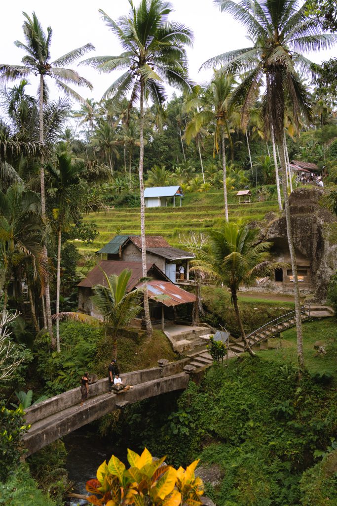 Pad naar Candi Tebing Gunung Kawi, trappen gunung kawi tempel, omgeving tempel, tempel bezoeken