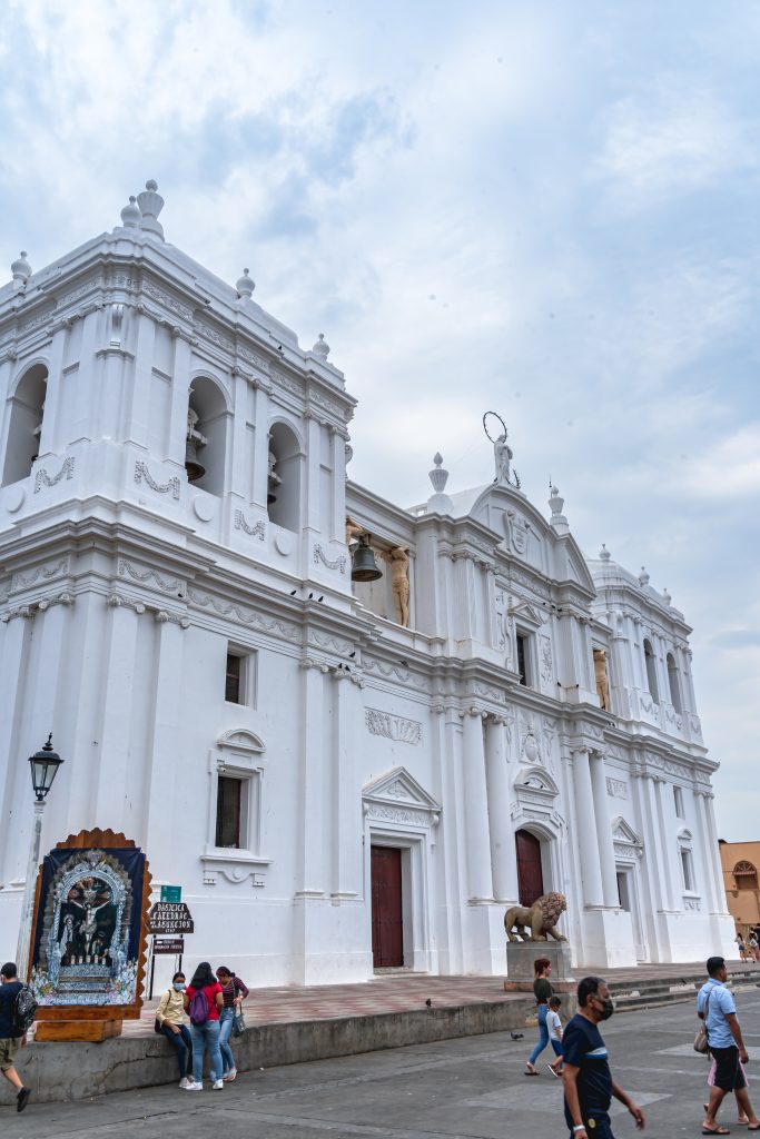 de kathedraal van leon, witte kathedraal nicaragua, kathedraal leon