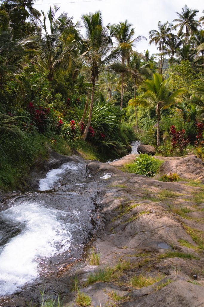 natuurlijke waterglijbaan bali, lemukih waterslide