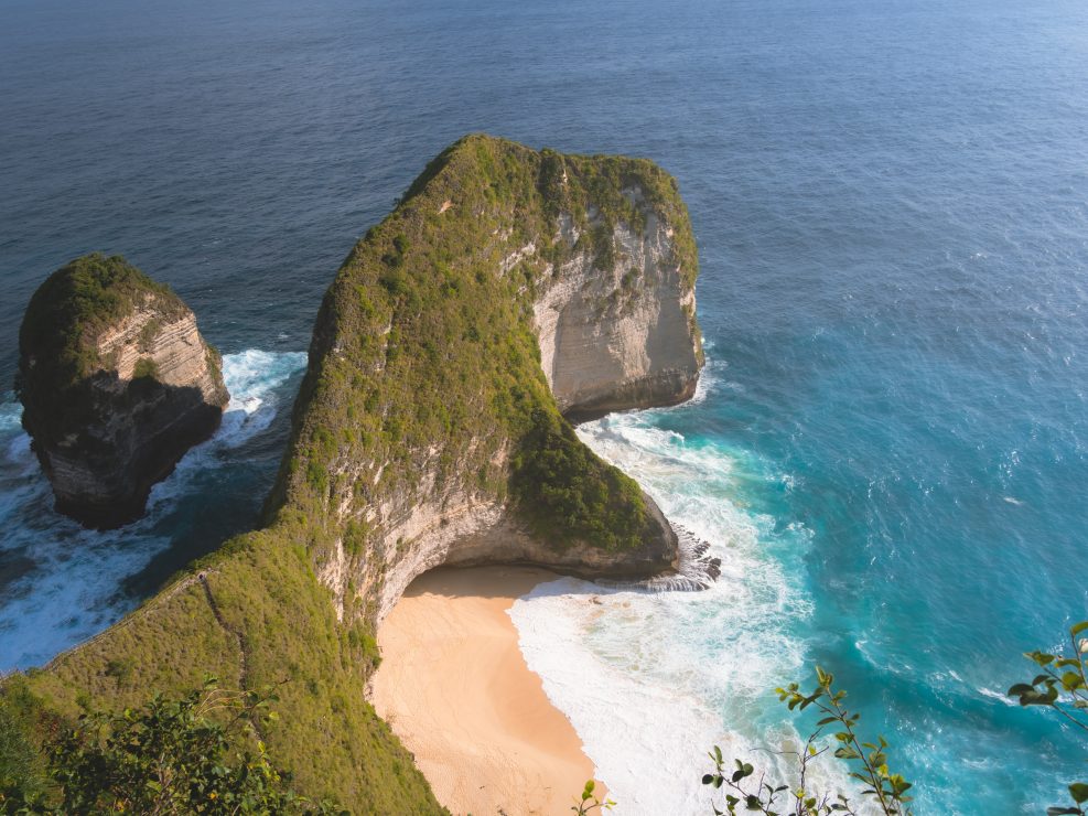 kelingking beach viewpoint, famous spots nusa penida, dagtrip nusa penida